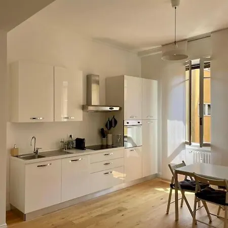 Lovely Bright Flat In Hearth Of *