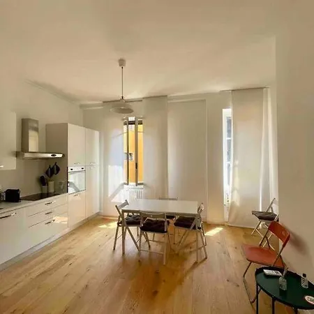 Lovely Bright Flat In Hearth Of Apartment *